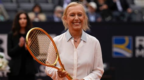 Martina Navratilova says she is clear of cancer after tests